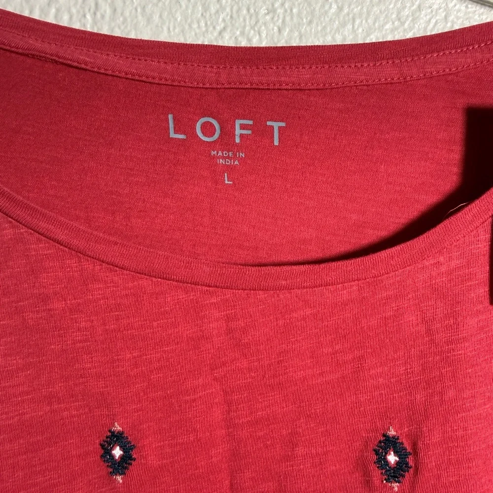 LOFT Dark Pink Short Sleeve Embroidered Knit Tee - Picture 3 of 6